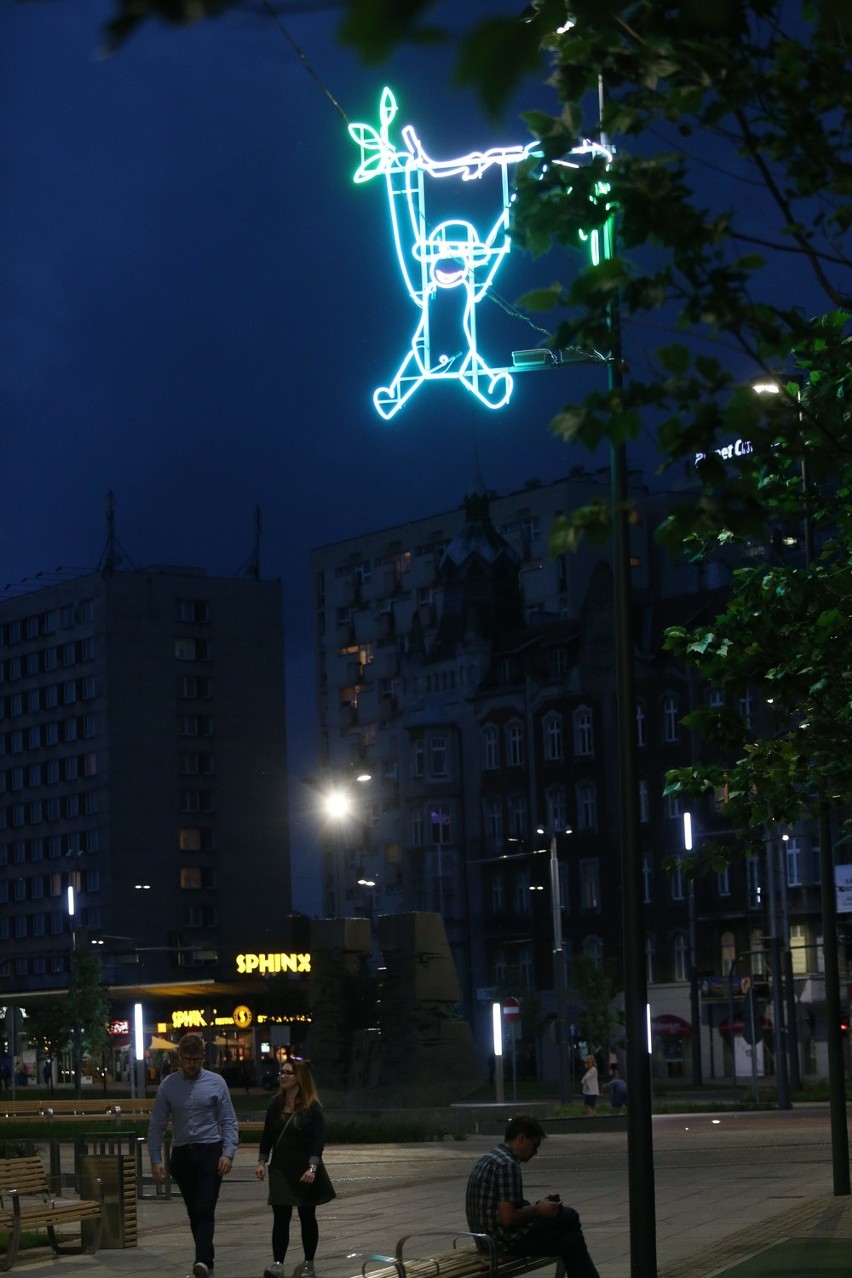 Nowe neony w Katowicach to małpki. Może będzie też neon z Los Angeles, a do USA poleci Filipek