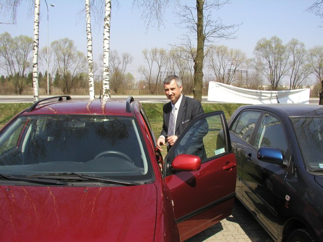 Przed zakupem auta w komisie czy na giełdzie, warto wcześniej sprawdzić je podczas jazdy – zaleca Zbigniew Antoniuk z komisu Toyoty. (Fot. Piotr Walczak)