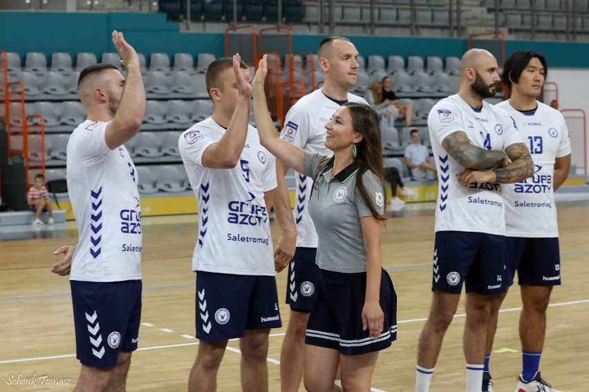 Grupa Azoty Unia Tarnów. Prezentacja i otwarty trening drużyny. Mecz „Jaskółek" z pierwszej kolejki przełożony ZDJĘCIA