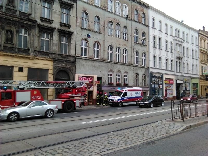 Wrocław: Interwencja straży pożarnej, pogotowia i policji na ul. Kołłątaja (ZDJĘCIA)