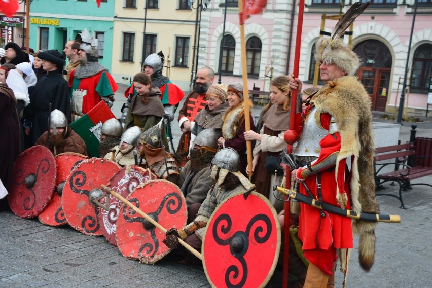 Rekonstrukcja historyczna na żywieckim rynku [ZDJĘCIA]