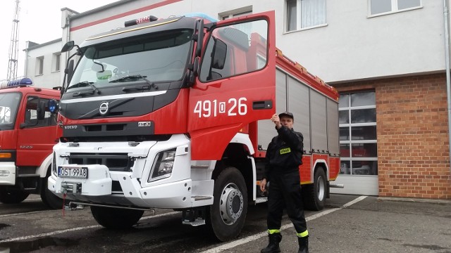 Strażacy ze Strzelec Opolskich dostali w minionym roku nowy wóz ratowniczo-gaźniczy. Ale potrzebny jest jeszcze podnośnik.