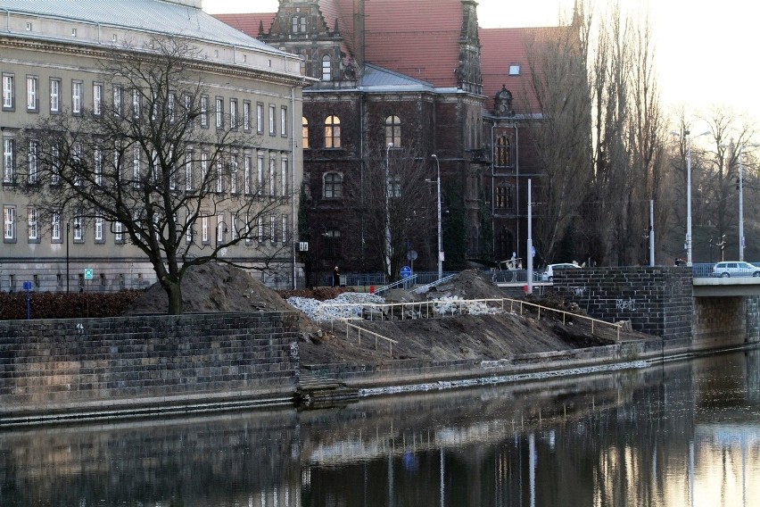 Wrocław: Opóźnienia przy remoncie bulwarów nad Odrą