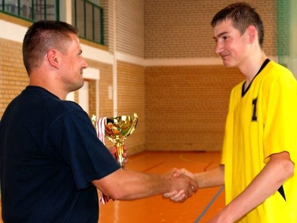 Emilian Kolendo (po prawej) będzie grał w kadrze narodowej