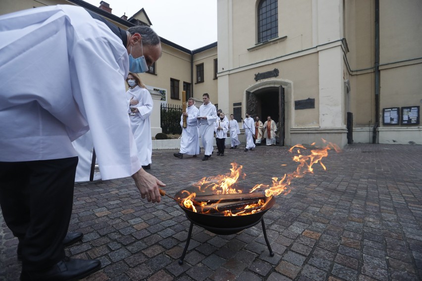 Poświęcenie ognia i wody - Wielka Sobota - w klasztorze...