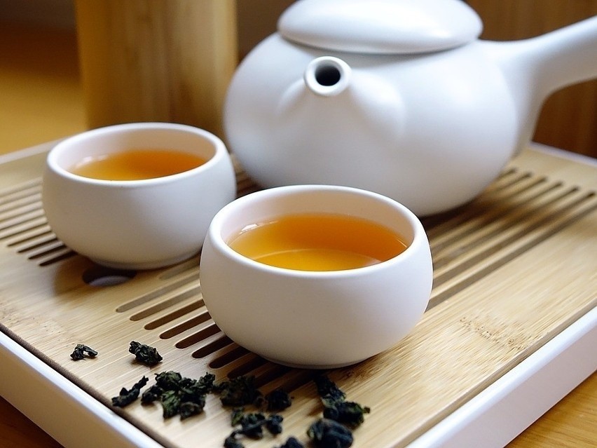 Z badań wynika, że spożywanie przynajmniej 700 ml herbaty o...