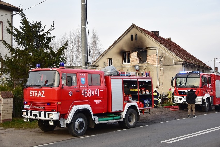 Pożar w Bądkach. Ruszyła zbiórka dla rodziny strażaka OSP poszkodowanej po pożarze. Zdjęcia 