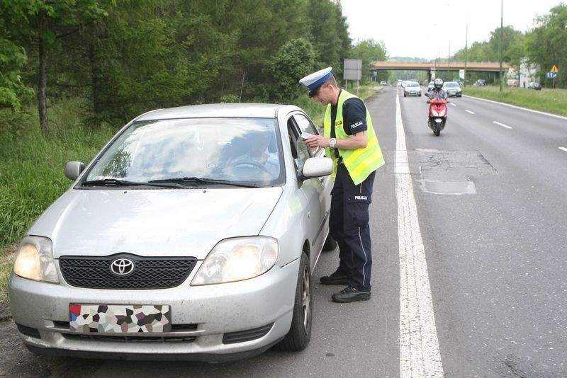 Śląscy policjanci prowadzili akcję "Trzymaj się prawego pasa" [ZDJĘCIA + WIDEO]