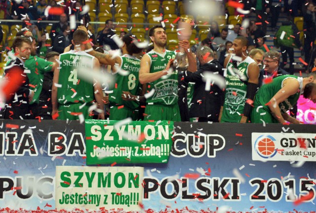 Szymon jesteśmy z Tobą - banery z takim napisem koszykarze Stelmetu Zielona Góra pokazali w niedzielę całej Polsce.