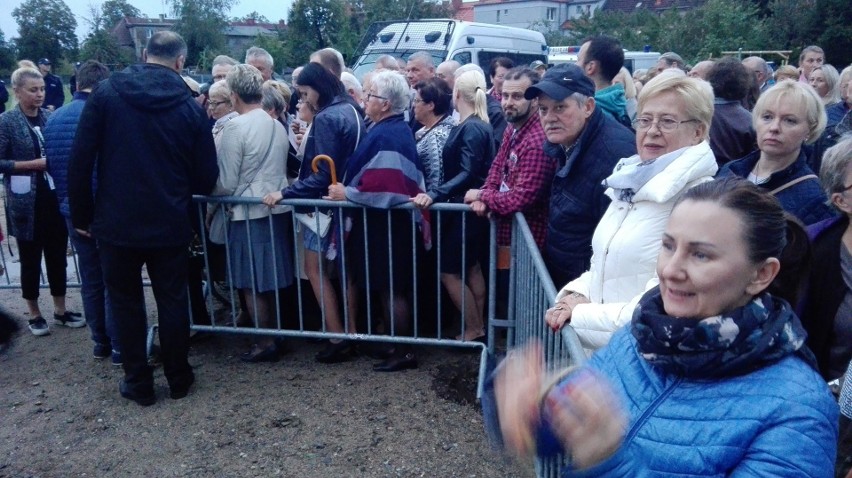 Pomimo zapowiedzi o odwołaniu protestów przeciwko...