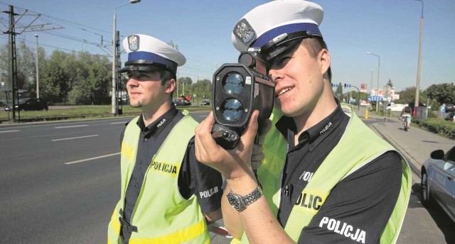 Posterunkowy Grzegorz Świtka tylko w ubiegłym tygodniu zatrzymał prawo jazdy dwóm kierowcom