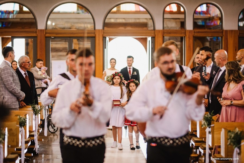 Piękna i piłkarz. Były zawodnik małopolskich klubów Tomasz Ogar zmienił stan cywilny. Tak się prezentowali nowożeńcy ZDJĘCIA