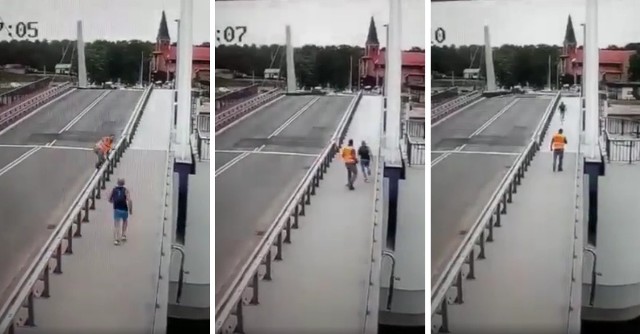 Nierozważny biegacz przeskoczył między przęsłami mostu w Sobieszewie. Było groźnie!