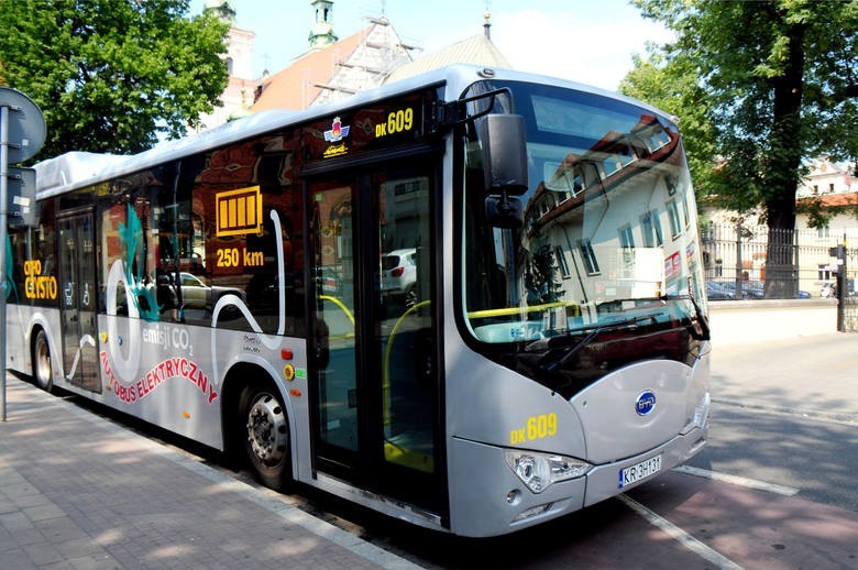 Uwaga pasażerowie! Będzie więcej kontroli biletów w autobusach i tramwajach w Krakowie [11.02.]