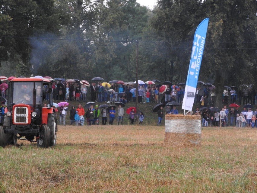 Traktoriada. Rolnicy ścigali się na traktorach [ZDJĘCIA]