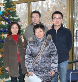 Lu Yong z rodziną