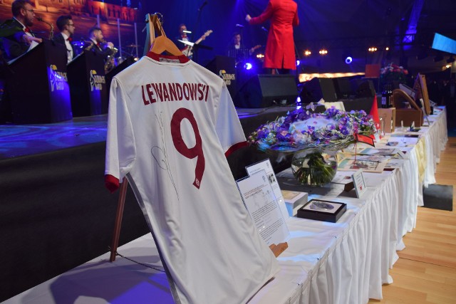 Za 171 tys. zł, wylicytowano koszulkę Roberta Lewandowskiego wraz z biletem na mecz w Monachium.