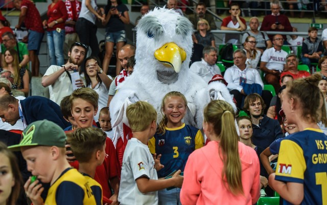 Kibice świetnie się bawili na meczu Polska - Niemcy w bydgoskiej Łuczniczce. Stworzyli świetną atmosferę, a siatkarki odwdzięczyły się kapitalną grą