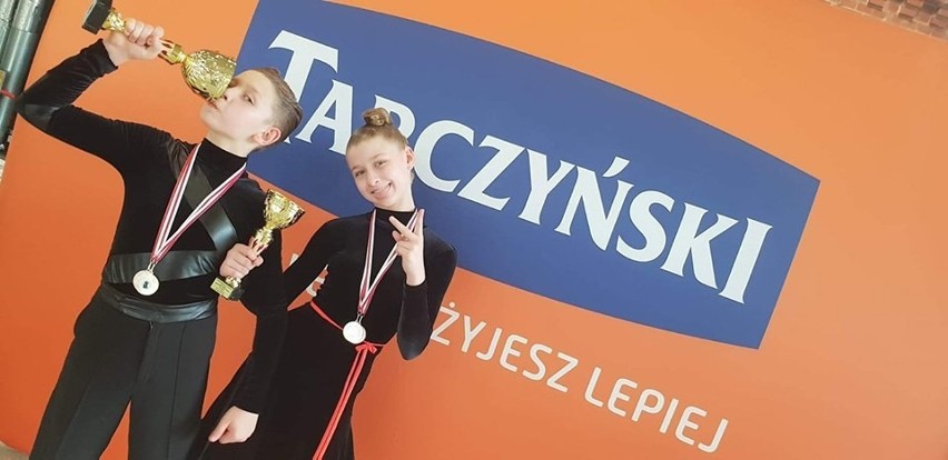 Ostrołęka. UKS Atria: sukcesy tancerzy. Filip Radecki i Klara Radecka z kolejnymi trofeami