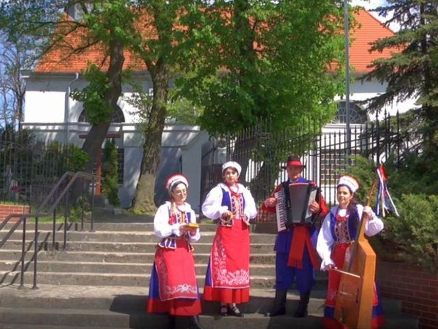 Nowy teledysk zespołu "Kłopocianie". Tradycje, obrzędy i zabawy dla dzieci na Kujawach zachodnich [zdjęcia]