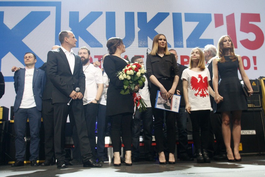Paweł Kukiz z żoną i córkami w 2015 roku