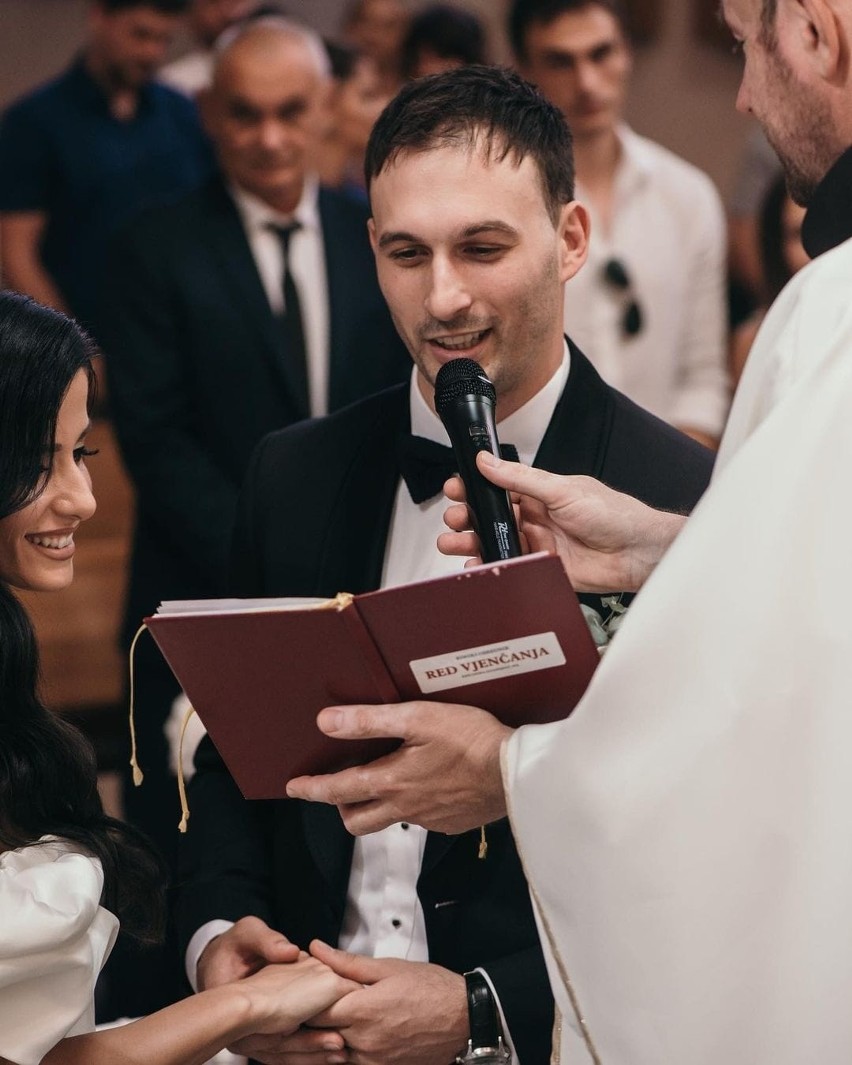 Zobacz zdjęcia z romantycznego ślubu oraz pierwszy taniec Igora Karačicia i jego pięknej żony