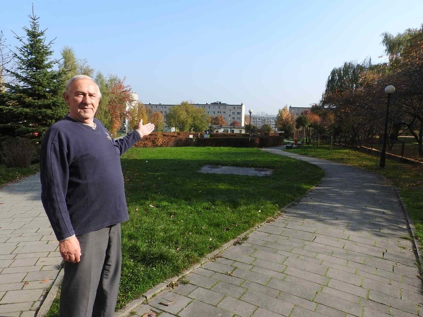 W Andrychowie są latarnie urzędu miasta i zakładu...