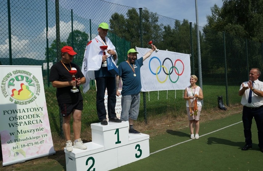 Muszyna. Przeciąganie liny i slalom z przeszkodami na Spartakiadzie Sportowo-Rekreacyjnej [ZDJĘCIA]