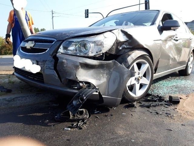 Wypadek na skrzyżowaniu Żółkiewskiego i Curie-Skłodowskiej w Toruniu. Jedna osoba w szpitalu