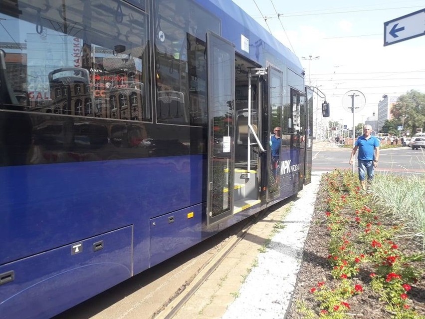 Wykolejenie tramwaju w centrum Wrocławia. Duże utrudnienia