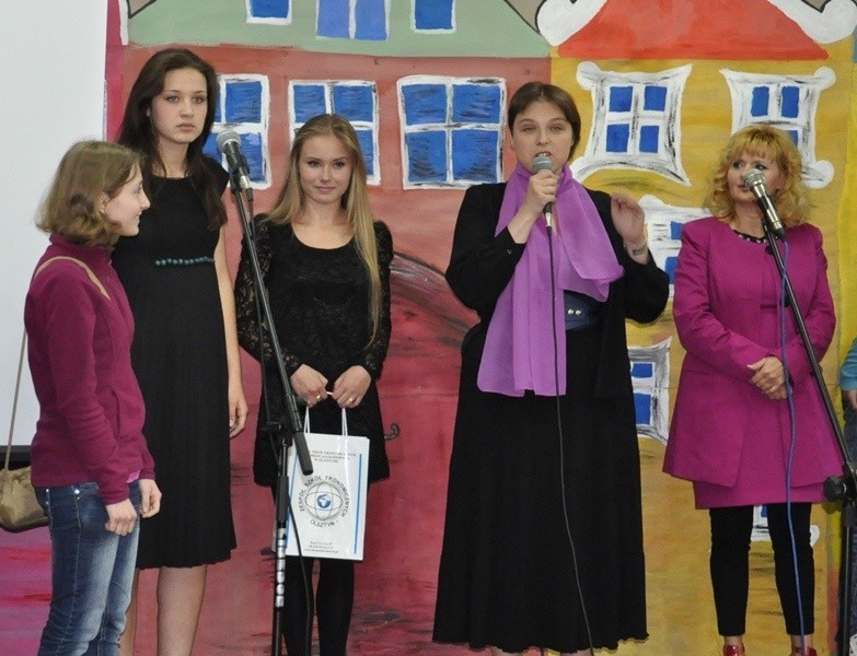 Łucja Drab, Justyna Szatan, Karolina Zawierucha i członkinie...