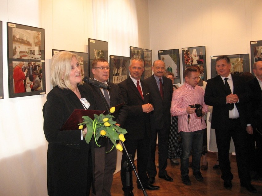 O wystawie mówiła Elżbieta Raczkowska, komisarz ekspozycji.