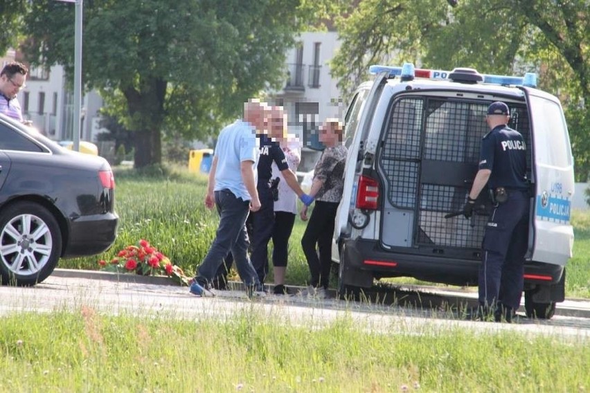 Do niebezpiecznej sytuacji doszło na cmentarzu w Kaliszu....