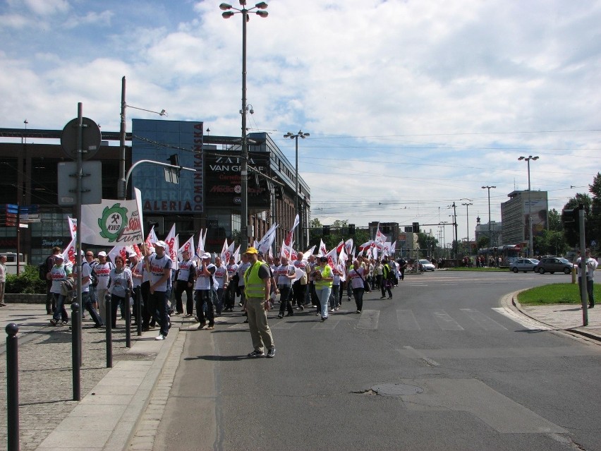 Wrocław: Protest Solidarności. Związkowcy pod siedzibą PO na Oławskiej 