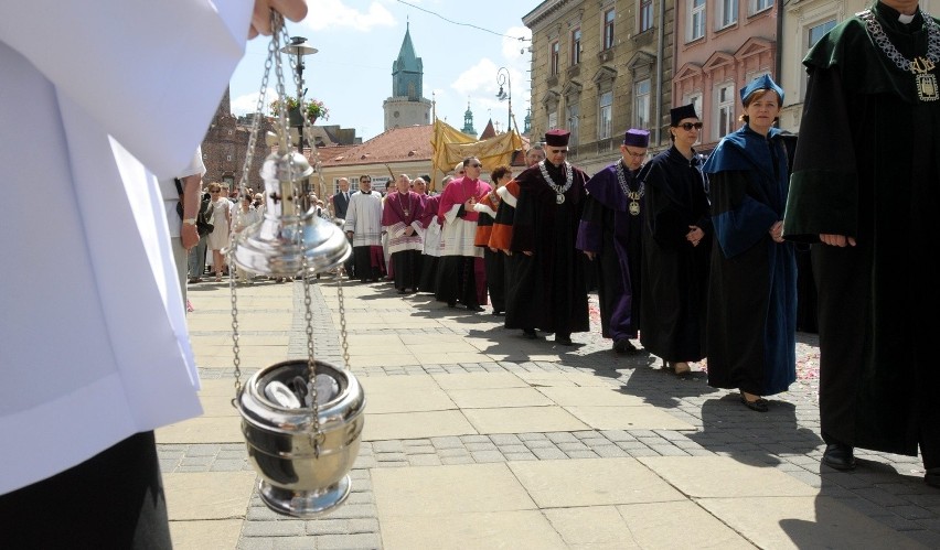 Boże Ciało: Procesje przeszły ulicami Lublina