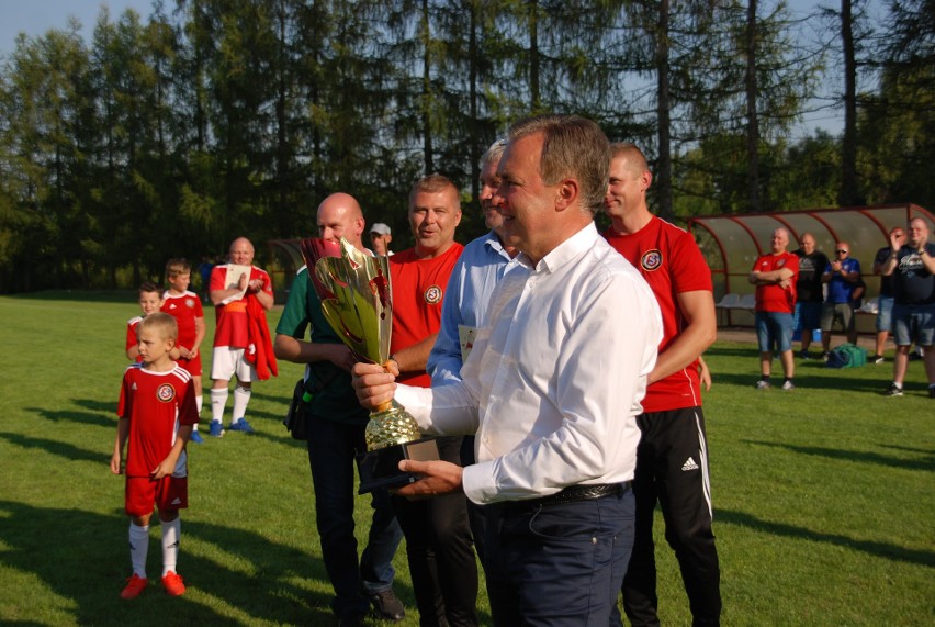 Sokół wywalczył tytuł piłkarskiego mistrza gminy Kocmyrzów-Luborzyca [ZDJĘCIA]