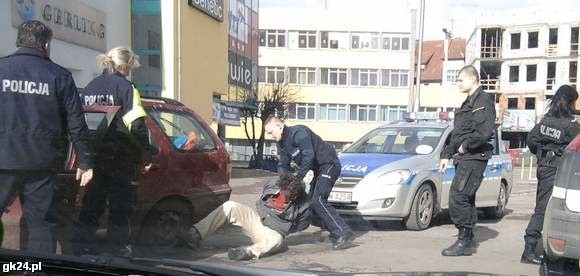 Interwencje policji przy ul. Dzieci Wrzesińskich sfotografował nasz Internauta.