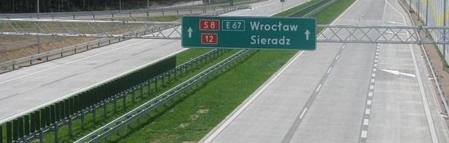 Nową trasą z Łodzi do Wrocławia dojedziemy w dwie godziny, ale przedtem trzeba zatankować