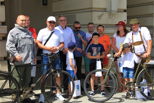 Jury nagrodziło siedmiu posiadaczy zabytkowych rowerów