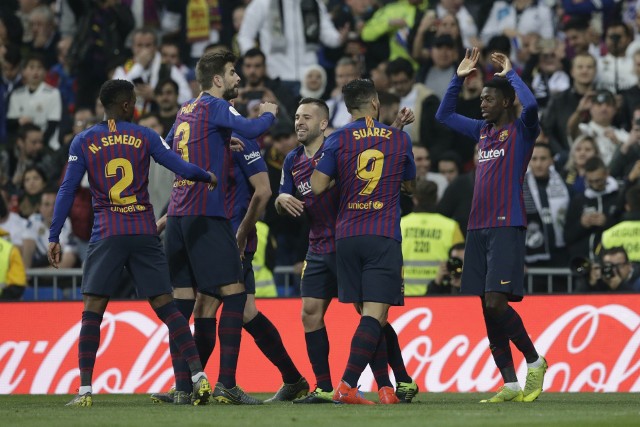 Piłkarze Barcelony mają powody do radości. Ostatnio wygrywają we wszystkich meczach