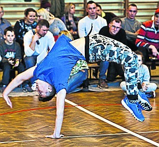 Bboye i bgirls wezmą udział w tanecznych bitwach na parkiecie klubu Kosmos w Koszalinie