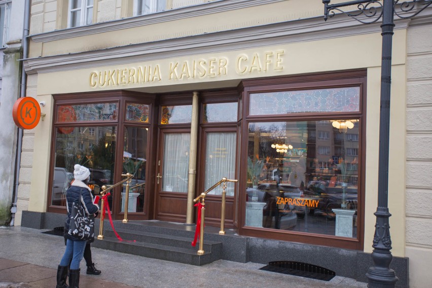 Pamiętacie księgarnię Staromiejską? Zastąpi ją Kaiser Cafe. Zobacz zdjęcia nowej słupskiej cukierni [zdjęcia]