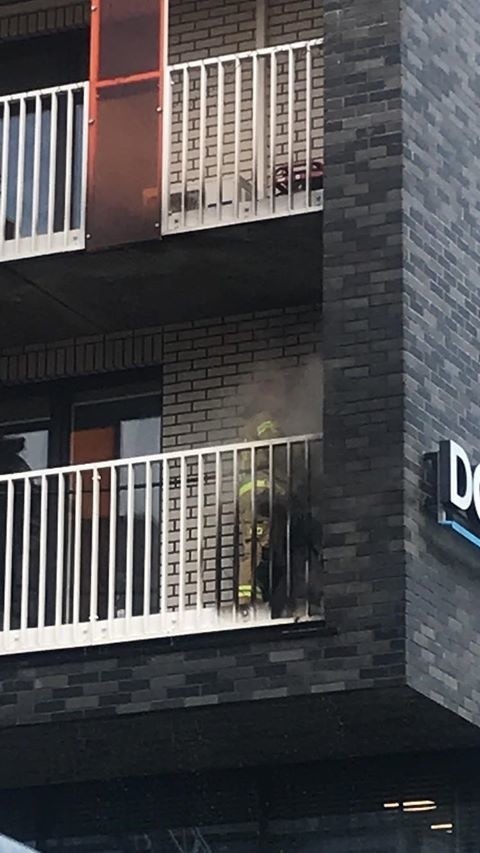 Wrocław: pożar na balkonie w bloku przy ulicy Sienkiewicza 