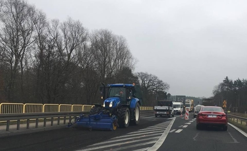 Na DK nr 80 w Strzyżawie, pomiędzy Bydgoszczą a Toruniem,...