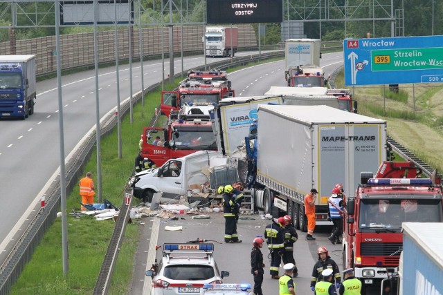 Karambol pod Wrocławiem. Autostrada została częściowo zablokowana