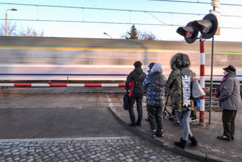 Konstantynów Łódzki protestuje przeciwko szybkiej kolei.