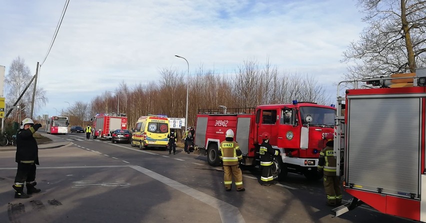 Wypadek w Gąbinie. Auto dostawcze zderzyło się z osobówką