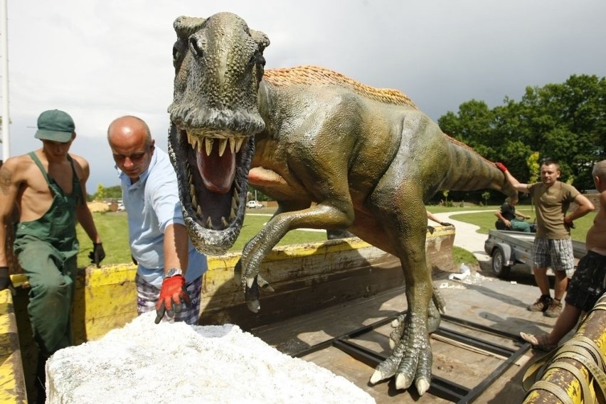 Wrocław: Obok zoo powstał park dinozaurów (ZDJĘCIA)