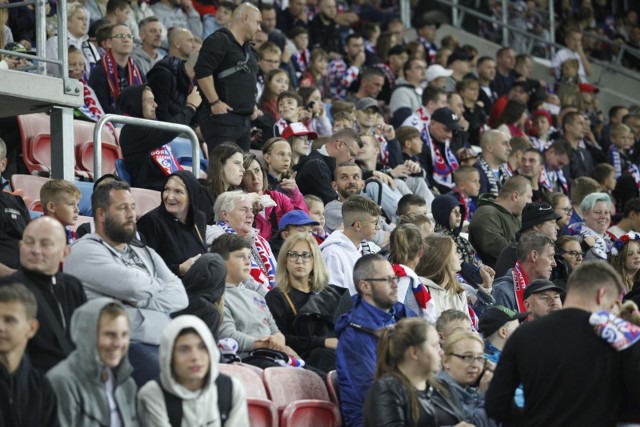 Rekord sezonu w Zabrzu padł na meczu z Piastem Gliwice.Zobacz kolejne zdjęcia. Przesuwaj zdjęcia w prawo - naciśnij strzałkę lub przycisk NASTĘPNE