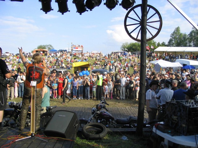 Western Piknik przyciąga co roku kilka tysięcy widzów w wieku od niemal zera do ponad stu lat.